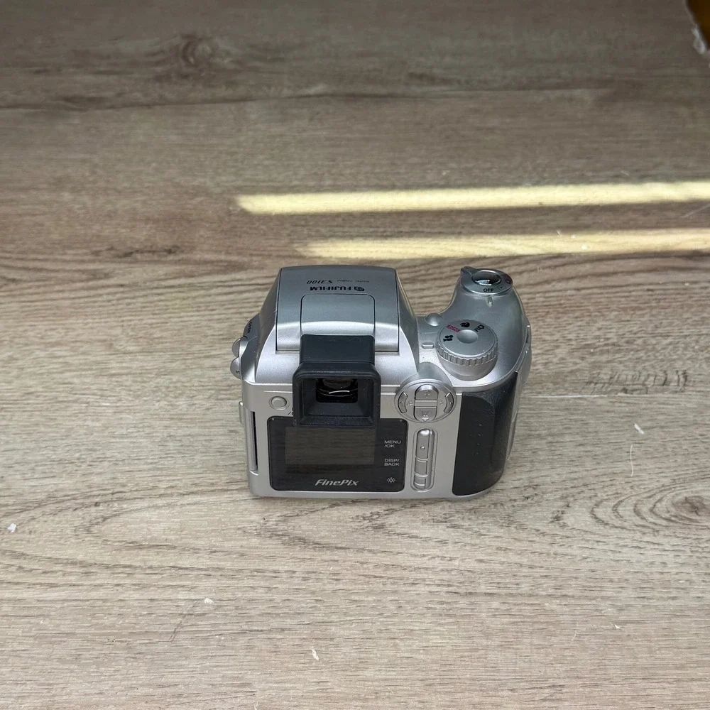 Fujifilm FinePix S3100 Digital Camera Silver 4.0MP 6x Zoom